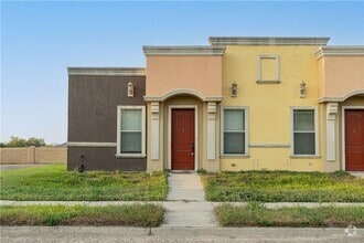 Building Photo - 3151 Regal Dr