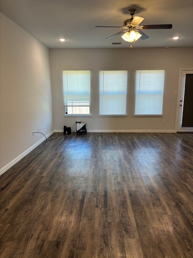 Foto del edificio - Modern Comfort Meets Everyday Convenience – Don’t Miss Out!