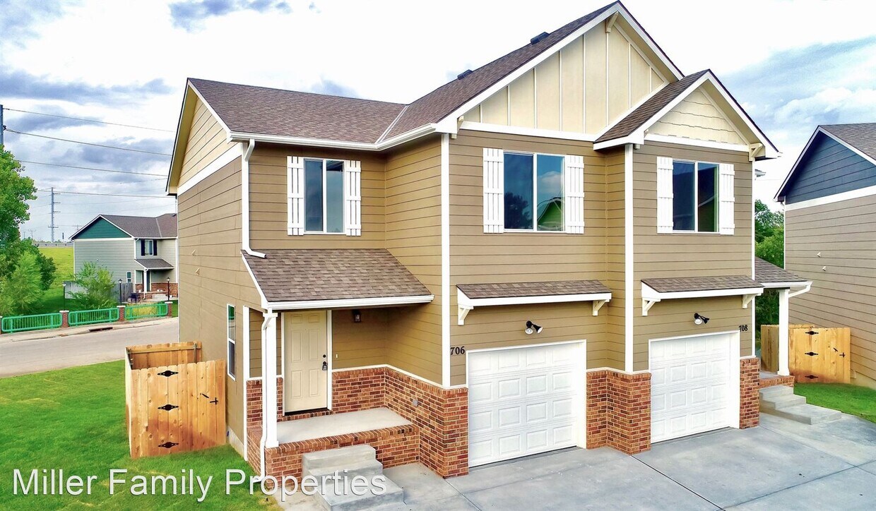 Foto principal - 4 br, 3.5 bath House - 729 Deer Haven