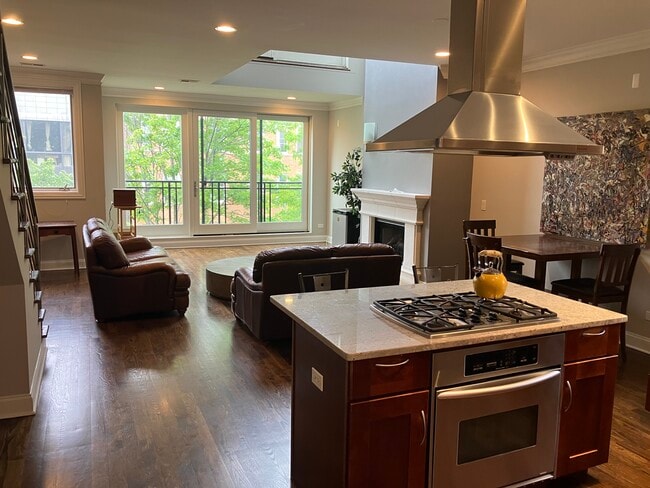 Living Room - 2325 W Huron St