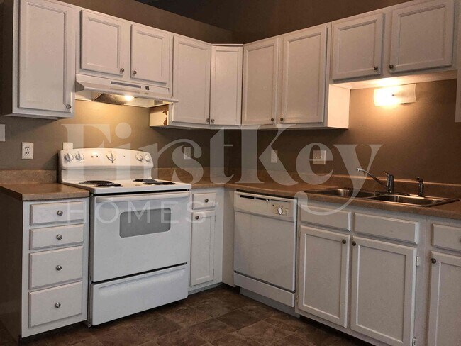 Building Photo - 3961 Bonn Dr