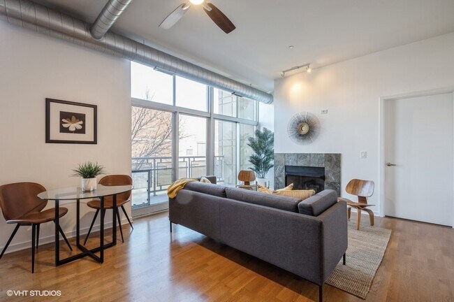 Foto del edificio - 700 N Larrabee St