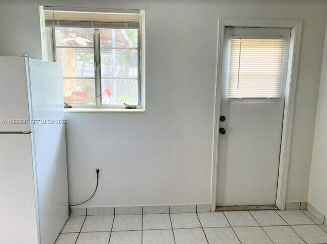 Foto del edificio - 774 NE 86th St