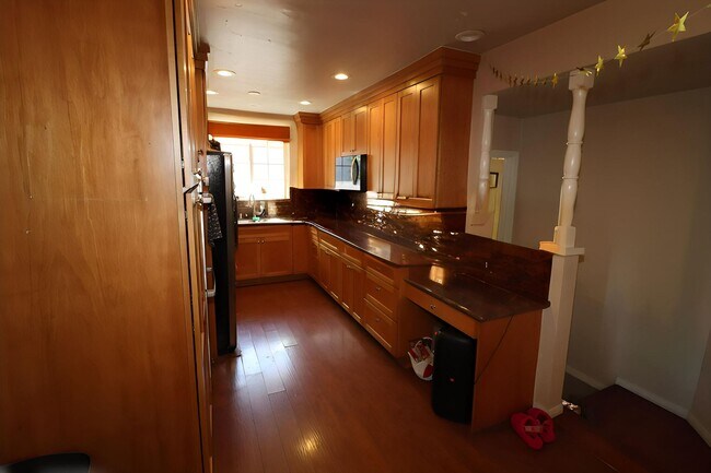 Foto del edificio - 1054 N Grand St