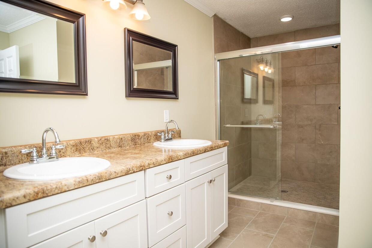 Primary Photo - 2 Bedroom/ 2 Bathroom Rental in HollyPond ...