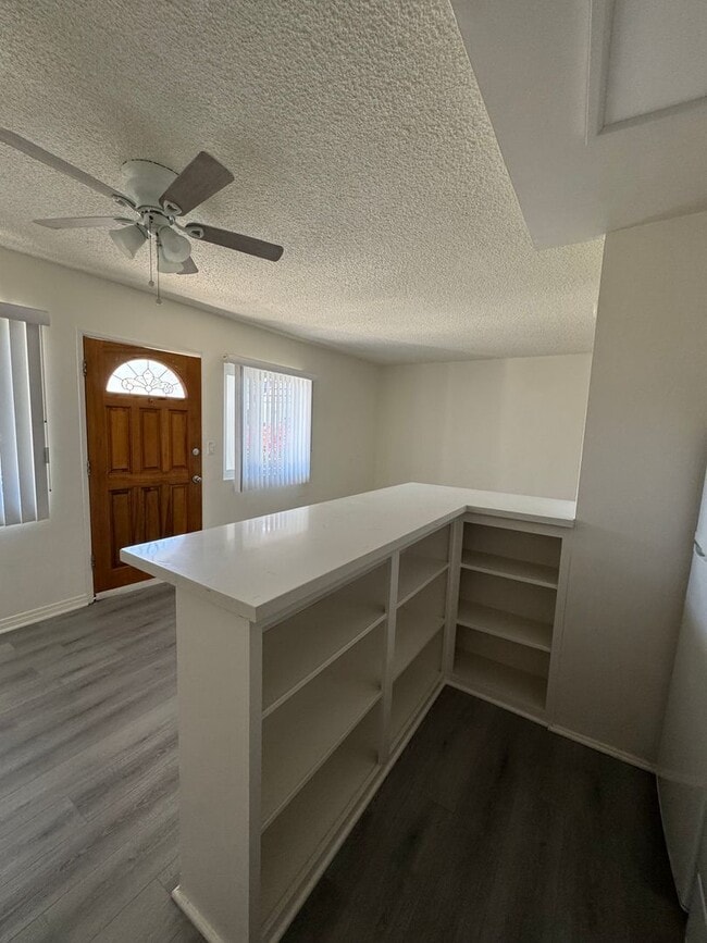 Building Photo - 1 Bed Apartment in Prime Playa Del Rey -  ...