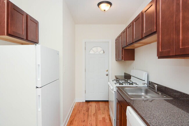 Foto del edificio - 626 W Cornelia Ave