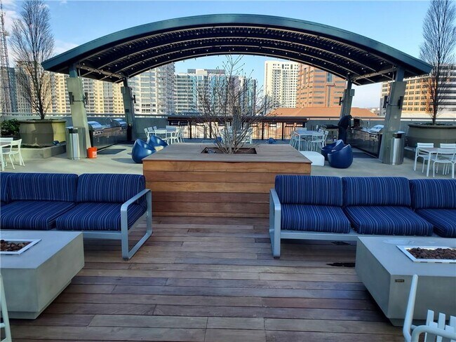 Foto del edificio - 943 Peachtree St NE