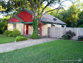 Building Photo - 640 E Pleasant Run Rd