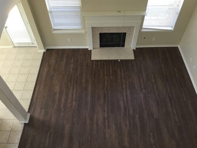 Foto del edificio - 4428 Blossomwood Dr