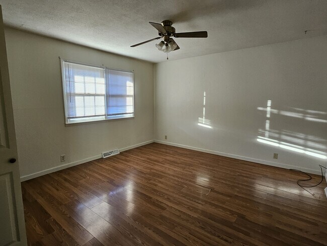 Foto del edificio - 21524 Hasty Dr