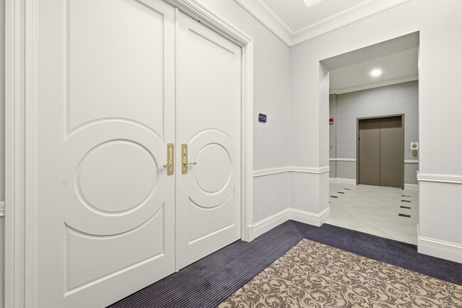 Foto del edificio - 6600 Seminary Woods Pl