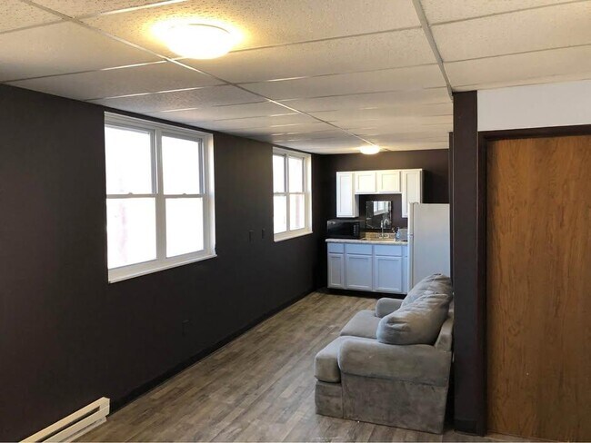 Foto del edificio - 745 W College Ave