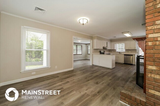 Building Photo - 402 Boxwood Dr