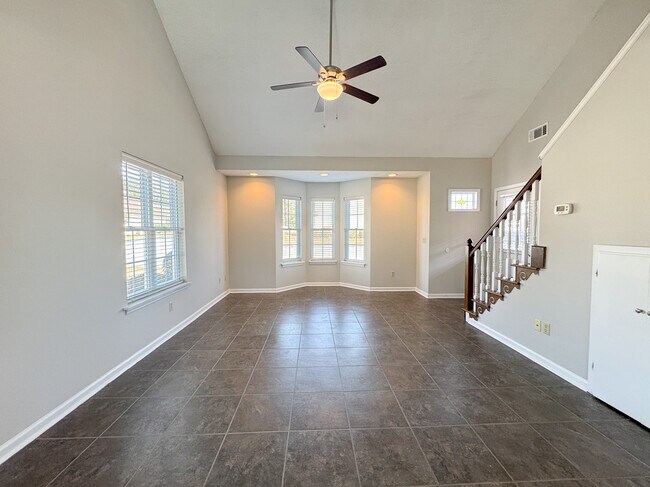 Foto del edificio - 8 Clayton Ln