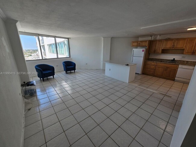 Foto del edificio - 7135 Collins Ave