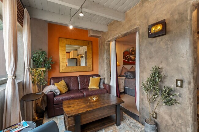 Building Photo - 2132 Ridgeview Cir