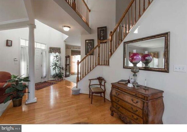 Building Photo - 43 Norwegian Wood Dr