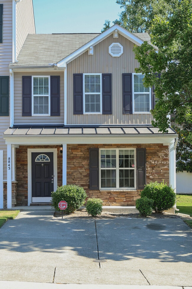 Building Photo - 8843 Thornton Town Pl