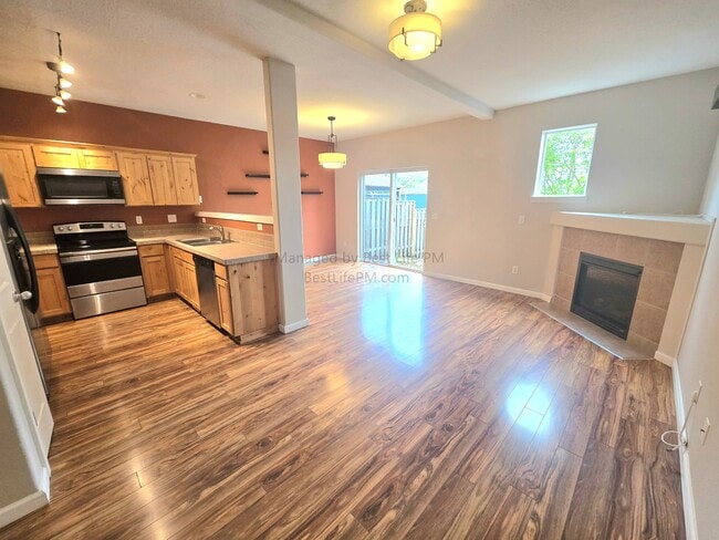 Building Photo - 17923 SW Niks Dr