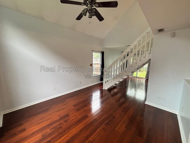 Foto del edificio - 461 Charter Oak Dr