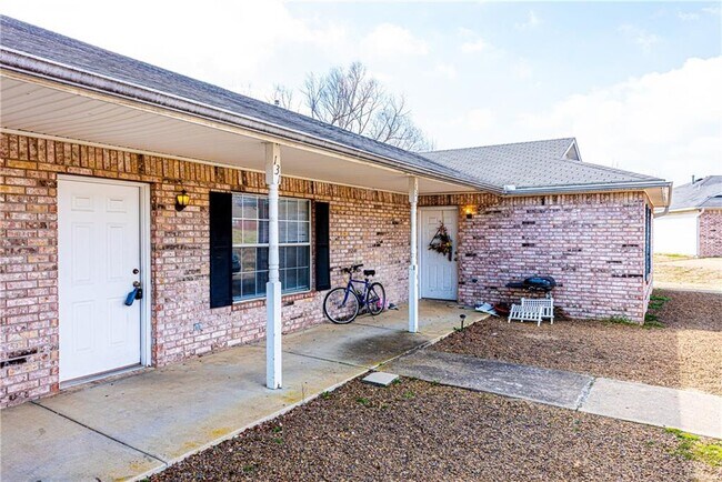 131 Briarmeadow St Farmington Ar 72730 House For Rent In Farmington Ar Apartments Com