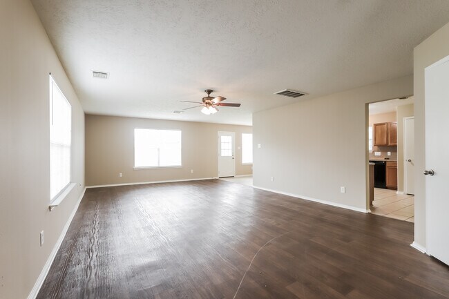 Foto del edificio - 7222 Winter Song Dr