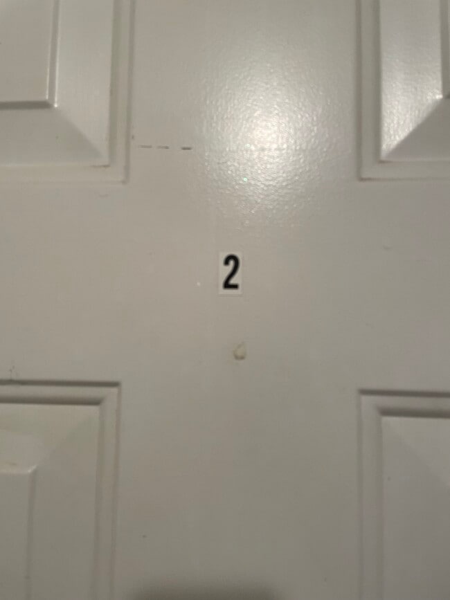 Unit 2, 1 st floor - 6941 Plaza Dr