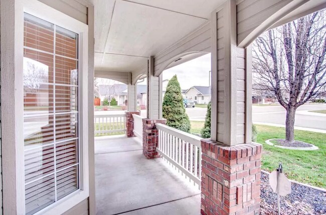 Building Photo - Terrific Home In Amazing Neighborhood!