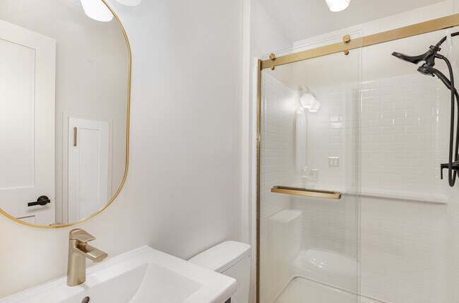 Building Photo - 1405 S Park St