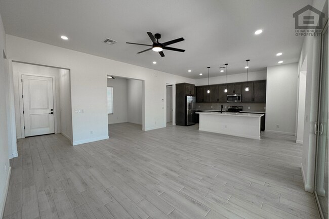 Foto del edificio - 3Bed/2Bath House in North Surprise! BRAND NEW! NEVER LIVED IN! 1 ACRE LOT!