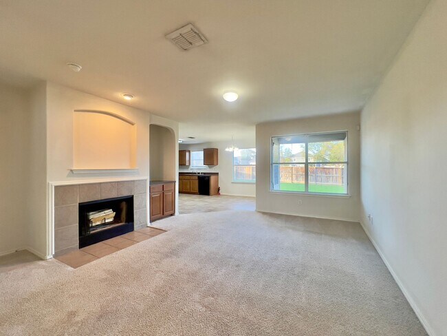 Foto del edificio - $1745 for 12 months or $1700 for 24 months