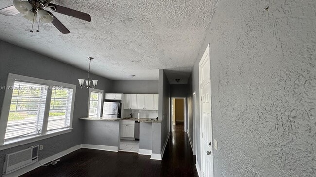 Building Photo - 1849 Dewey St