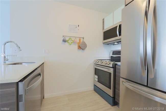 Building Photo - 2 br, 2 bath  - 481 NE 29th St Unit 601