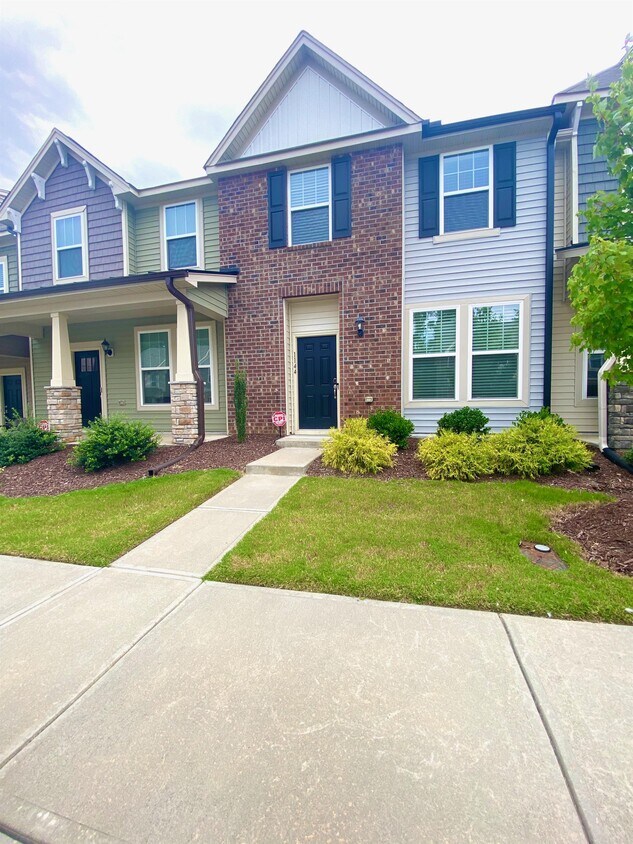 1144 Kenross Dr, Burlington, NC 27215 Townhome Rentals in Burlington