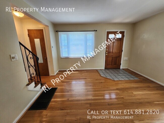 Building Photo - Cozy 2 bedroom 1 bathroom townhome in East...