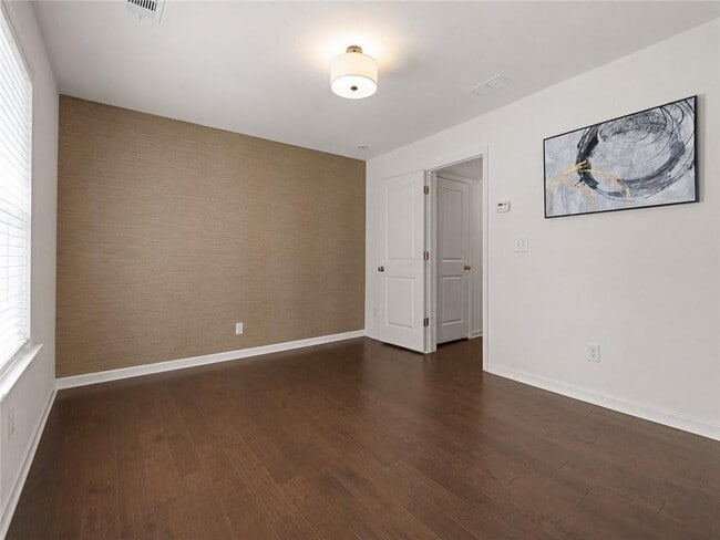Building Photo - 940 Society Cir