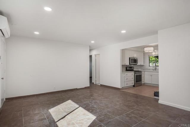 Building Photo - 737 N Alda Dr