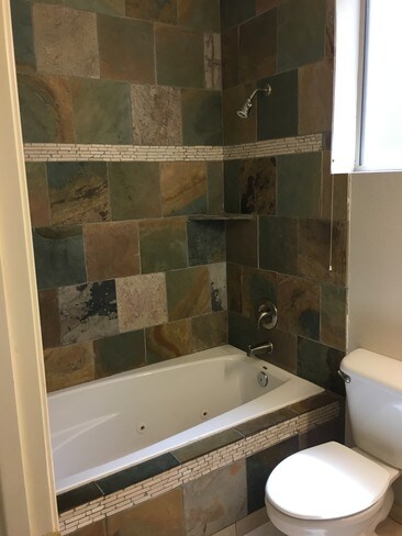 Travertine & slate bath jacuzzi tub - 4207 E Desert Sky Ct
