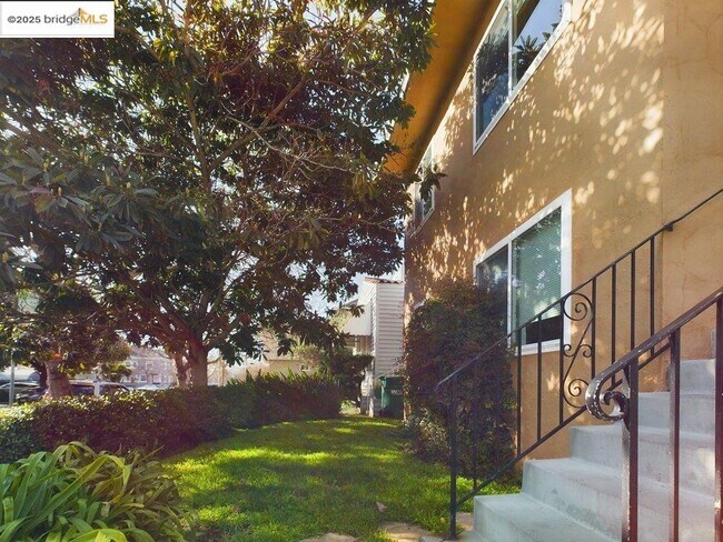 Foto del edificio - 3811 Opal St