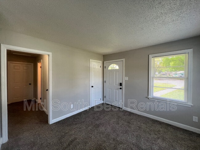 Building Photo - 3606 Sharpe Ave