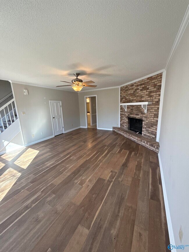 Building Photo - 2151 Westmead Dr SW