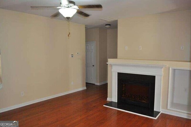 Building Photo - 981 Pierce Ivy Ct NE