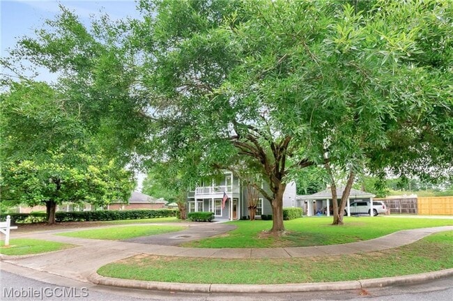 Building Photo - REGENCY PARK