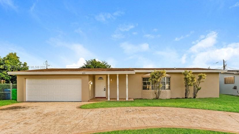 Foto principal - 8390 NW 24th St