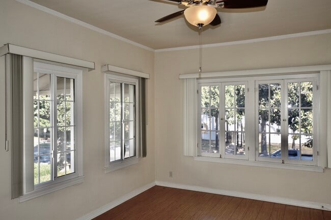 Living Room - 918 E Garfield Ave