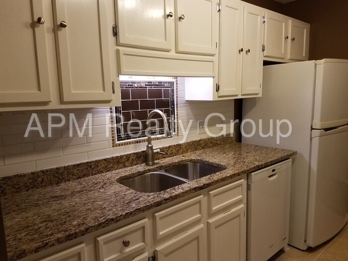 Foto principal - 2007 Village Creek Dr