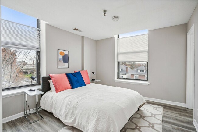 Foto del edificio - 236 E Kentucky St