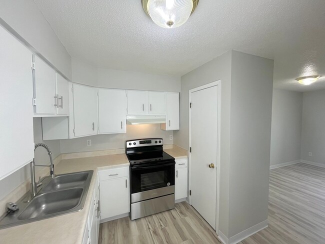 Interior Photo - Burbank Village