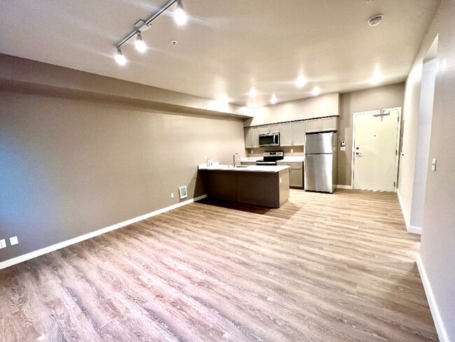 Building Photo - 2330 Yakima Ct